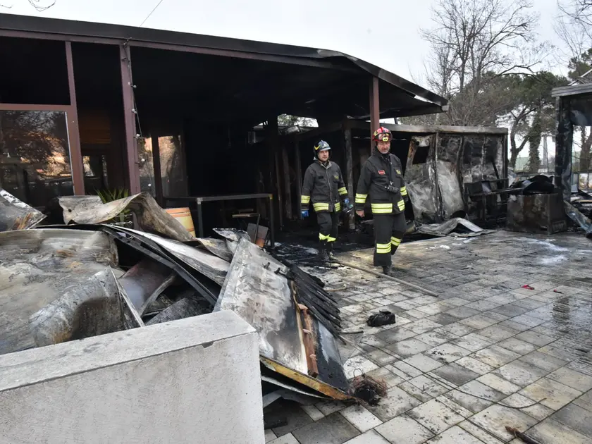I vigili del fuoco stamattina al Cable Park di Resana (Foto Cavicchi/Macca)
