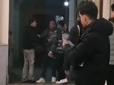 Un momento successivo alla rissa di sabato sera