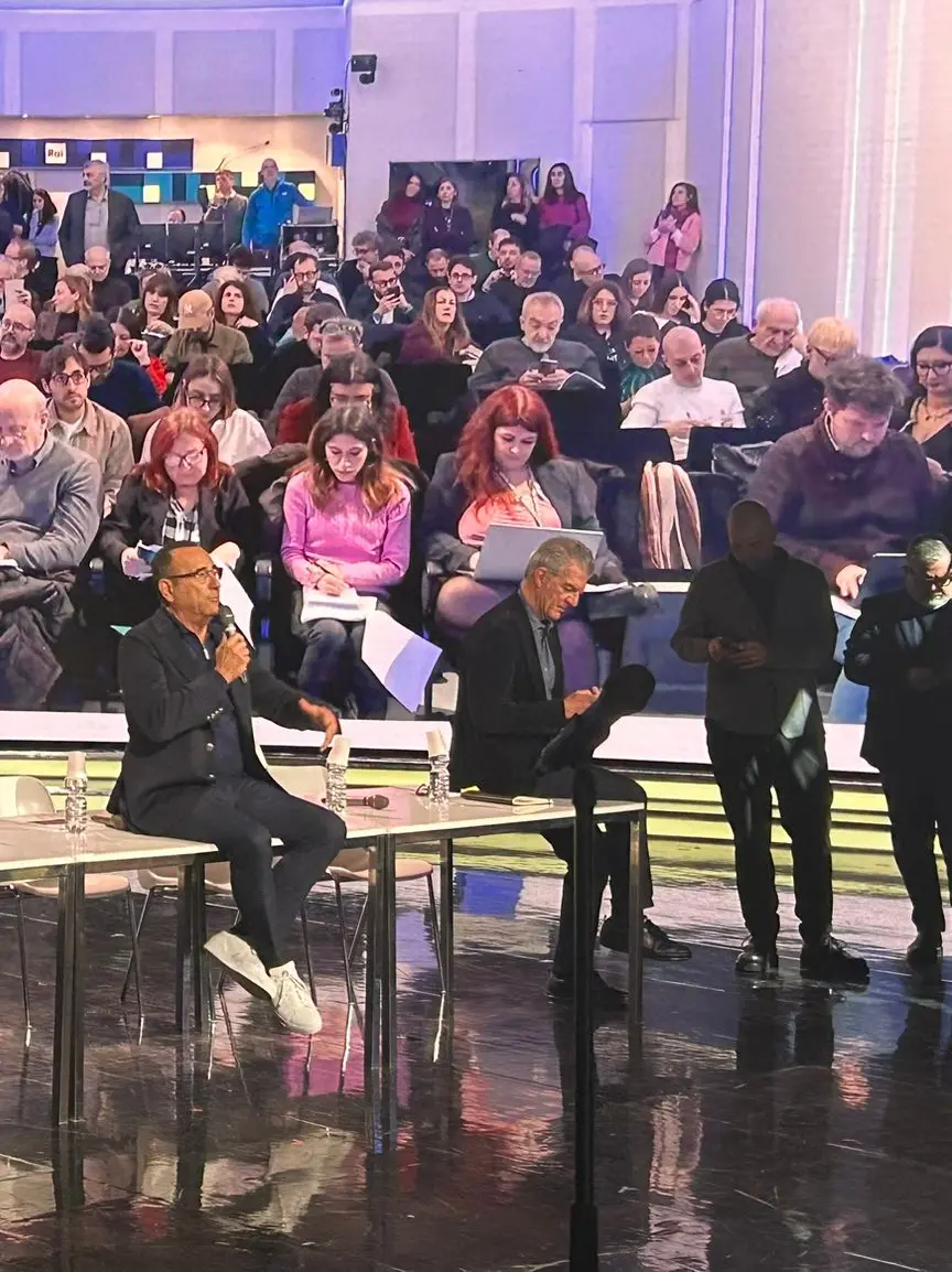 L'ascolto in anteprima delle canzoni di Sanremo a Milano