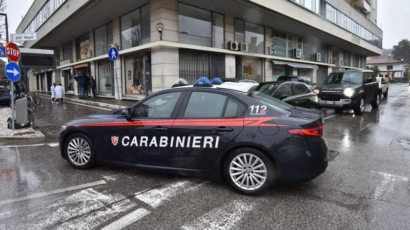 I carabinieri sul luogo dell’aggressione