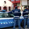 Nella foto la polizia davanti all'Home in zona Fonderia