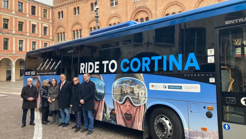 Bus Mom verso Cortina