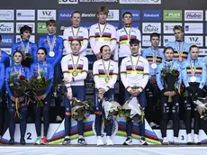 Mondiali ciclocross 2026: Italia argento nella staffetta mista a Hulst
