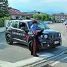 Una pattuglia dei carabinieri in un parcheggio. Sono intervenuti dopo la segnalazione del furto alla Bortot