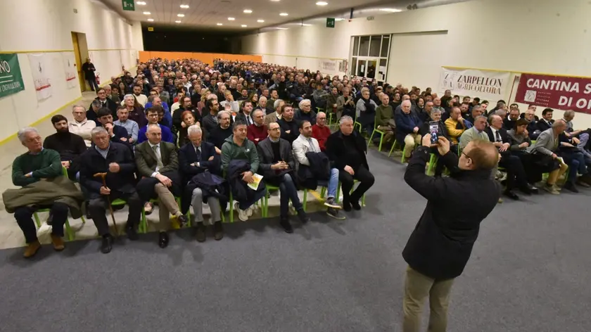 Mille partecipanti a Godega al convegno sul fututo del Prosecco