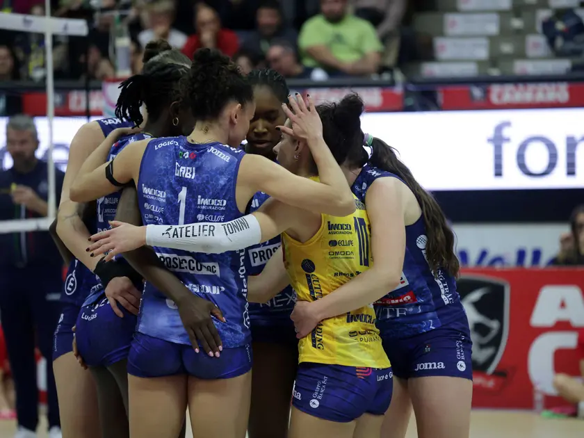 Le pantere mettono in riga Macerata al Palaverde (ph Fotofilm)