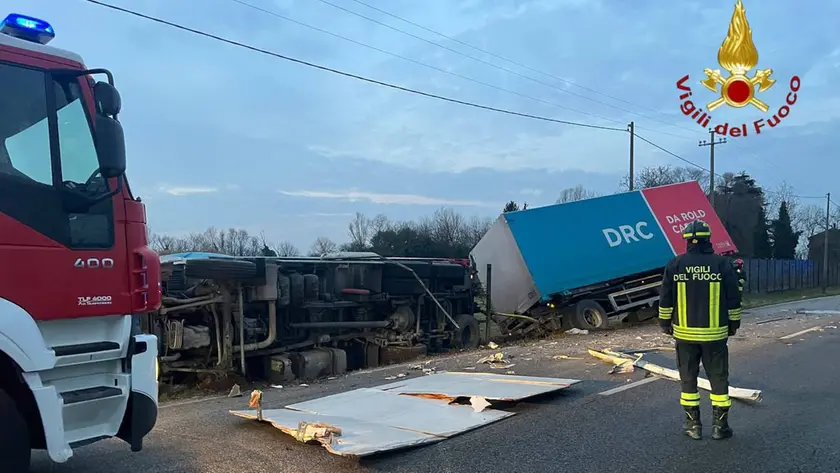 L'incidente tra furgone e camion a Trevignano