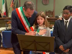 Il giuramento a Palazzo dei Trecento per la sindaca dei ragazzi, la piccola Giorgia Favarato