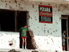 Un panificio crivellato di colpi in Bosnia