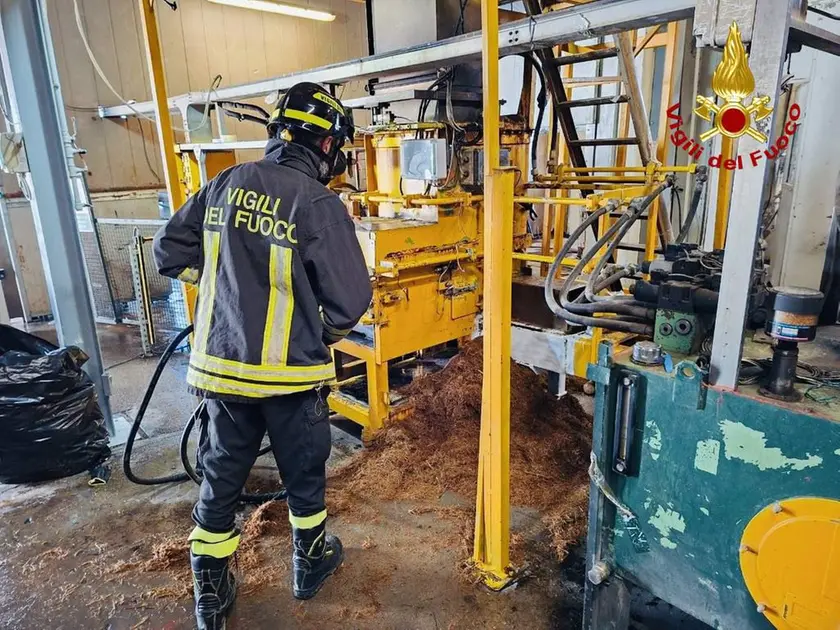 L'intervento dei vigili del fuoco per l'incidente sul lavoro a Motta