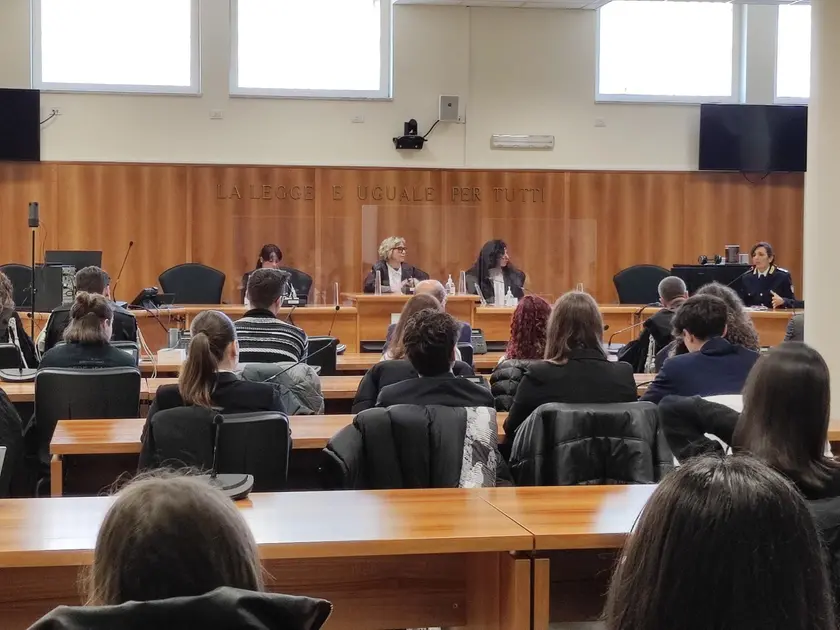 Violenza sessuale tra donne: il processo a Treviso