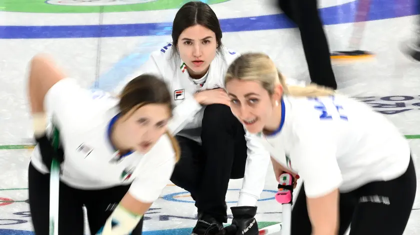 L'Italia del curling femminile contro la Cina
