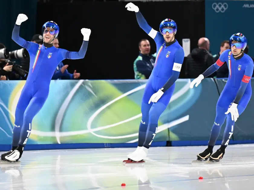 Olimpiadi Milano-Cortina 2026, pattinaggio di velocità, inseguimento a squadre, l'Italia vince la medaglia d'oro