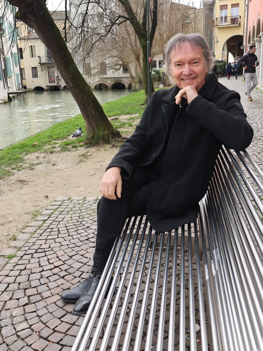 Red Canzian e la panchina sul Cagnan