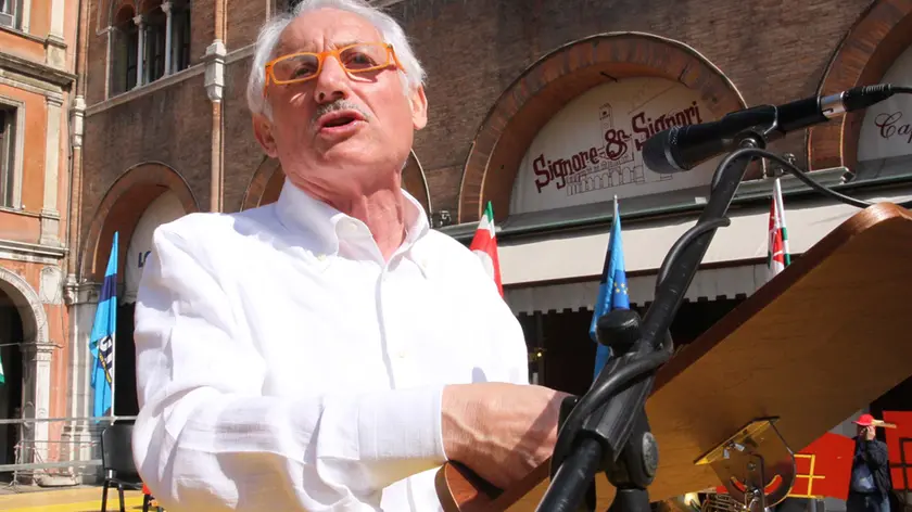 Antonio Confortin durante un comizio in piazza dei Signori a Treviso