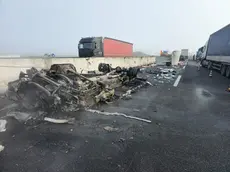 L'incidente tra i due tir sull'A4 nel tratto tra San Donà e Cessalto