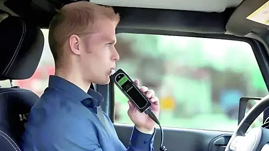 L’utilizzo di un alcolock installato a bordo di un’auto