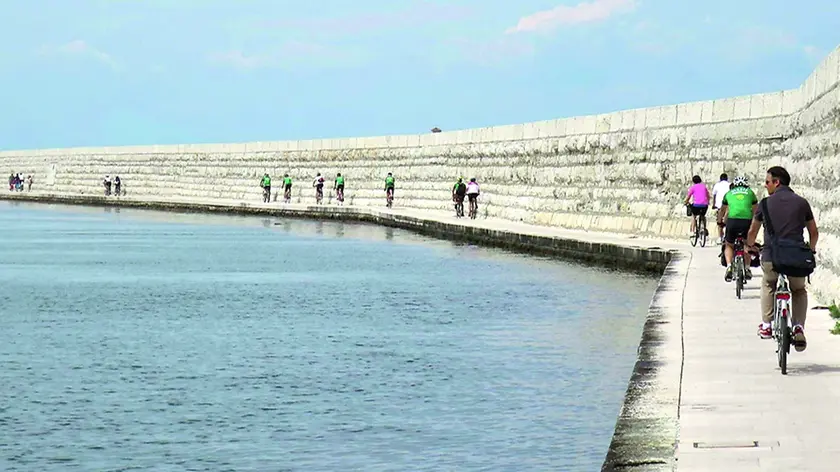 Comitive di turisti a Pellestrina