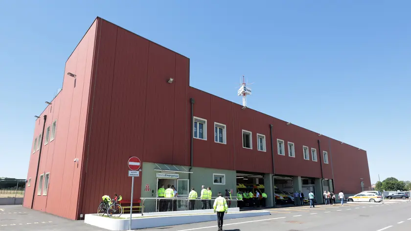 L’edificio che ospita la centrale del Suem: il campus universitario sorgerà accanto alla zona dell’elisoccorso