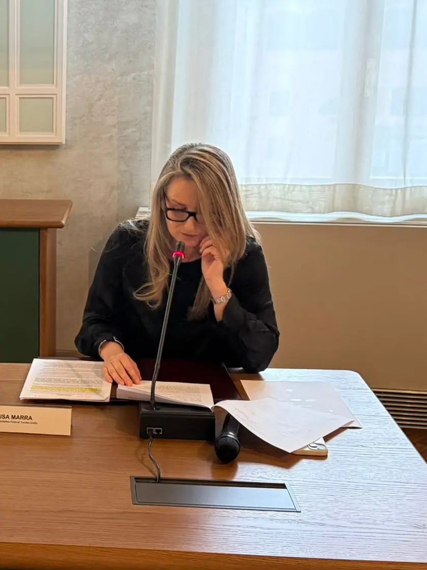 La presentazione dell'ottava edizione del Festival Treviso Giallo: da sinistra l'assessora alla cultura Maria Teresa De Gregorio, Gloria Sernagiotto assessora alla scuola e Lisa Marra, organizzatrice