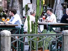 I tavolini all'esterno del locale Turboragazzi di Treviso