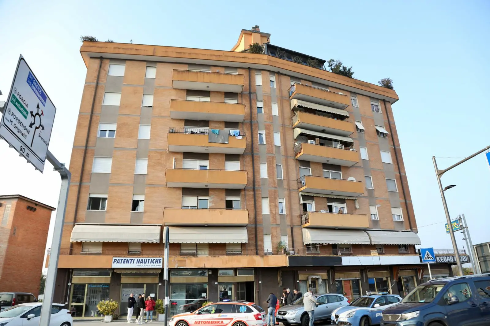 Ruoso è stato ritrovato senza vita in casa, da un nipote: era riverso a terra (Foto Ambrosio/Petrussi)