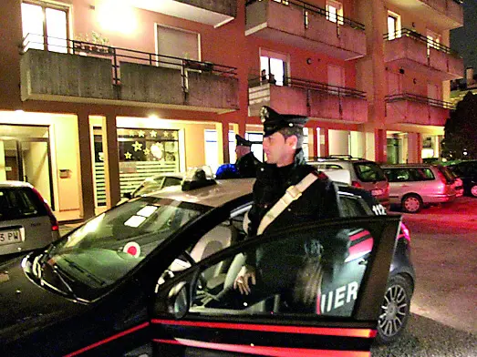 I carabinieri indagano sul furto al rappresentante orafo