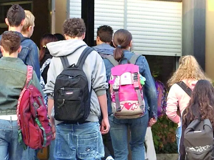 Studenti all’ingresso a scuola: al Da Vinci sono avvenuti due furti nelle classi nel giro di una settimana