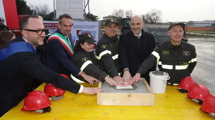 La posa della prima pietra della Scuola di formazione per pompieri a Treviso