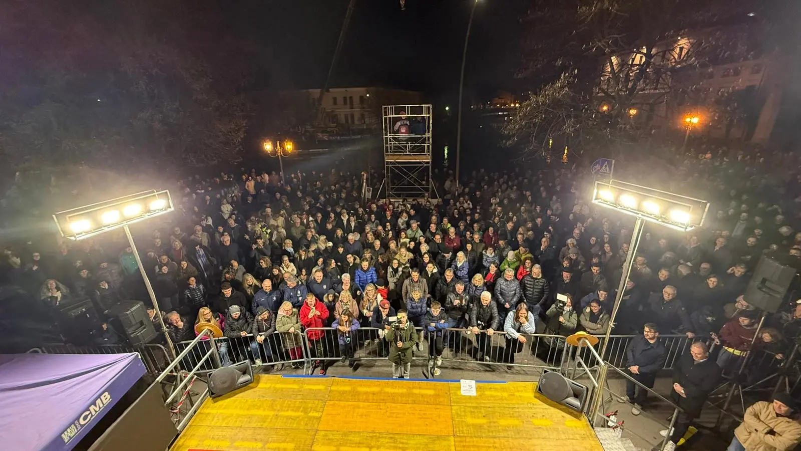 I trevigiani a Ponte Dante b