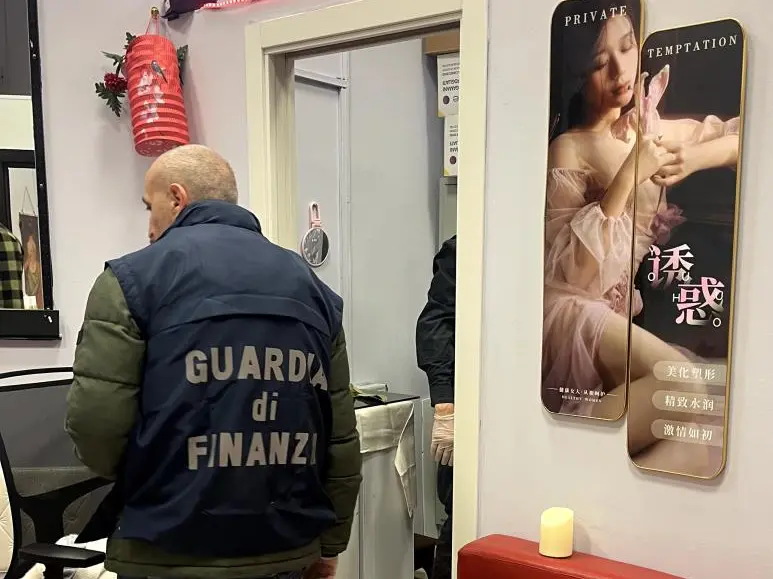 La Finanza ha controllato il centro massaggi all'ex Sira di Fossalunga
