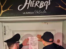La chiusura dello Hierbas di Cortina da parte di carabinieri e polizia su ordine del questore di Belluno