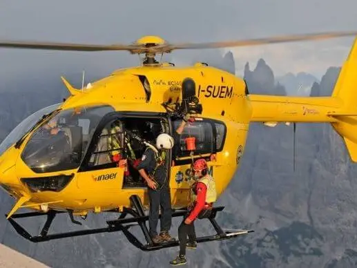 Un intervento dell'elicottero Falco del Suem 118