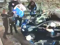 Le immagini dell’aggressione di via Castelmenardo