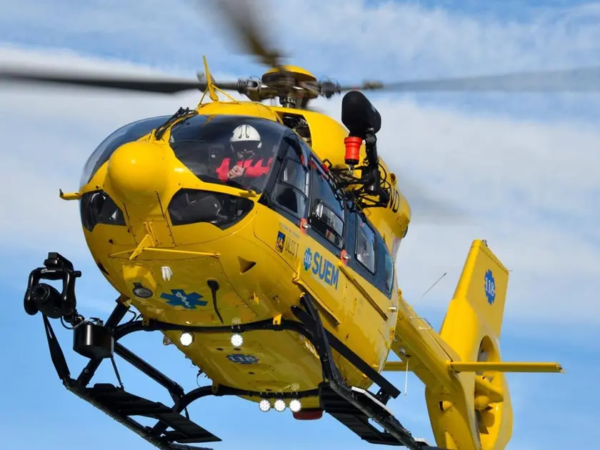 L'uomo è stato elitrasportato a Treviso