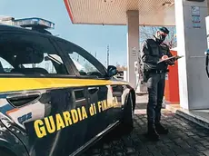 Controlli della guardia di finanza sulla speculazione dei distributori