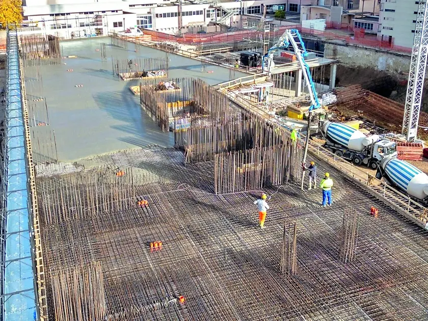Il cantiere in corso al nuovo blocco urgenze dell’ospedale di Conegliano, ad opera del Gruppo Grigolin