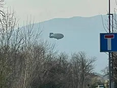 Il dirigibile sorvola i cieli della Sinistra Piave