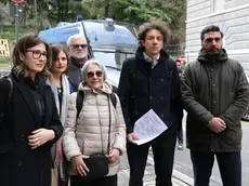 Il gruppo che ha presentato l'autodenuncia in Questura (Lasorte)