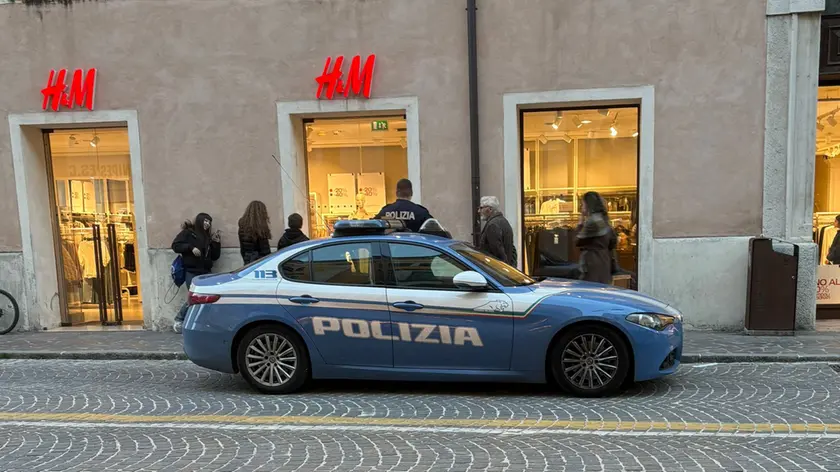 Il furto delle baby ladre si trasforma in rapina: vigilantes presa a schiaffoni