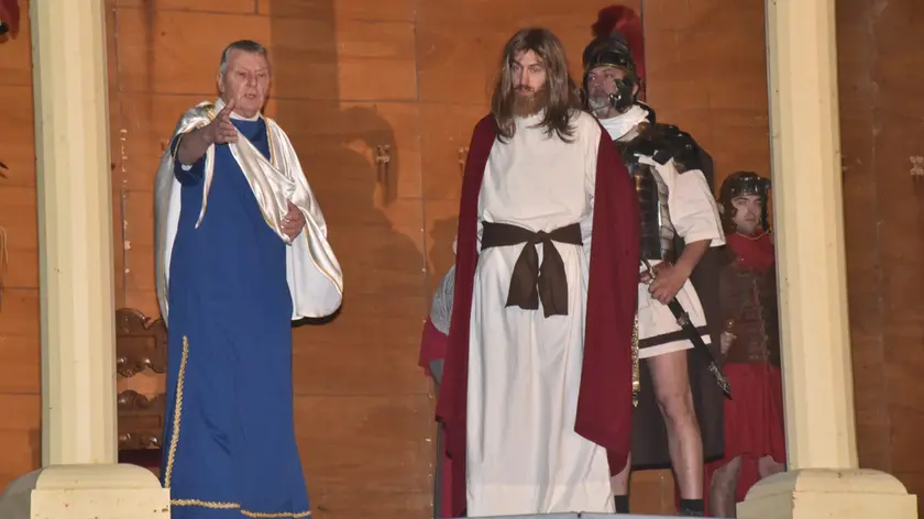 Gesù davanti al giudizio di Ponzio Pilato, interpretato dall’ottantenne Adelio Grava
