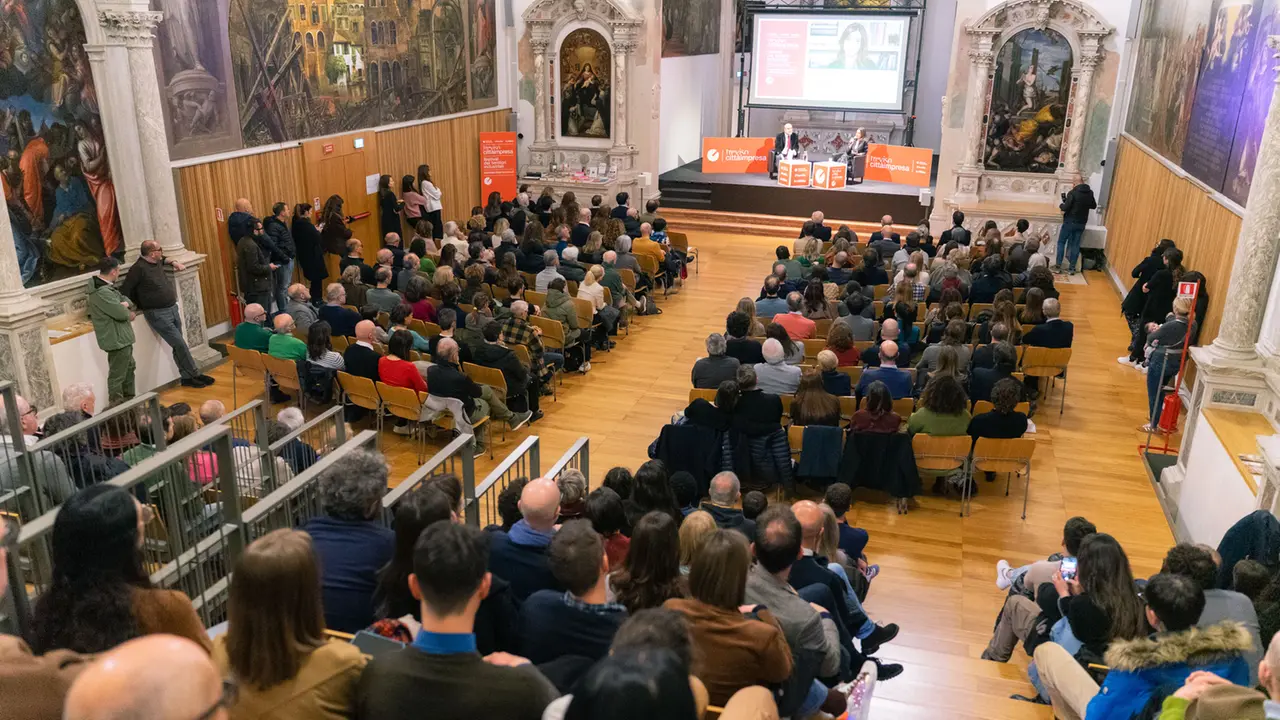 La platea all’ex chiesa di San Teonisto per Treviso Città Impresa