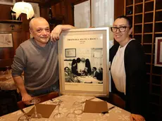 Gigi Chiarelli, nipote della leggendaria Nerina, e Federica Mattiazzo tra i tavoli della trattoria All’Oca Bianca