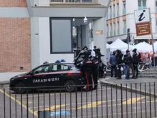 Carabinieri durante un controllo in piazza Borsa