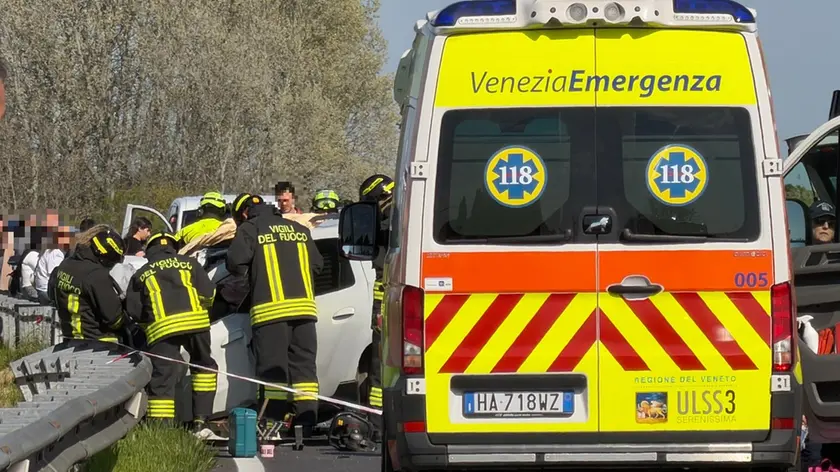 Incidente mortale a Portegrandi (Foto Lorenzo Pòrcile)