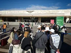 I varchi per il controllo del contributo d'accesso a Venezia fuori dalla stazione ferroviaria Santa Lucia