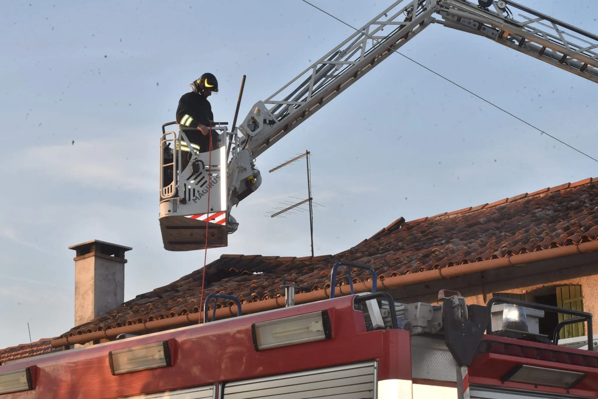 L'intervento dei vigili del fuoco a Codognè