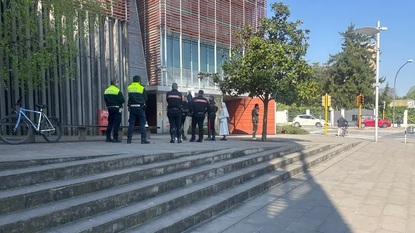 Anche una suora è intervenuta per tentare di placare il senzatetto che stava seminando panico a Treviso