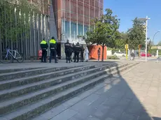 Anche una suora è intervenuta per tentare di placare il senzatetto che stava seminando panico a Treviso