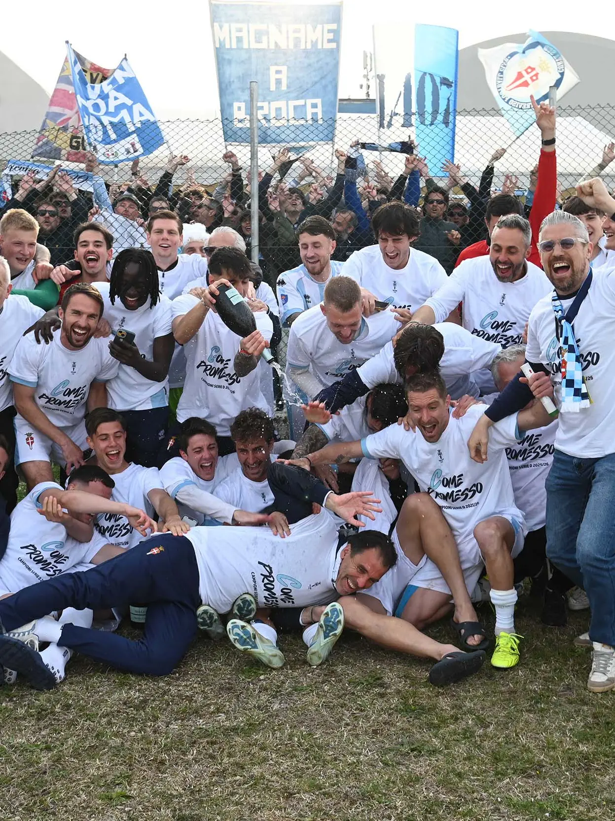 La gioia del Treviso con i dirigenti al termine della partita ad Altavilla Vicentina